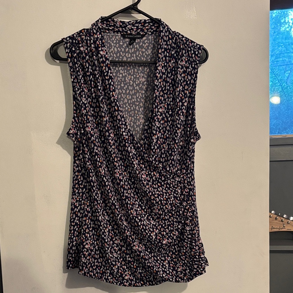 41 Hawthorn Sleeveless Blouse - Navy and Pink Pattern